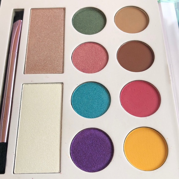 New LAURA MAKEUP LABS - Eyeshadow Palette & Brush - Picture 6 of 15